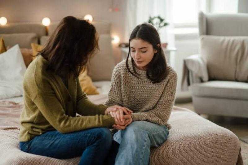 كيف تربي طفلًا قوي الشخصية بعيدًا عن مخاوف نظرة المجتمع؟