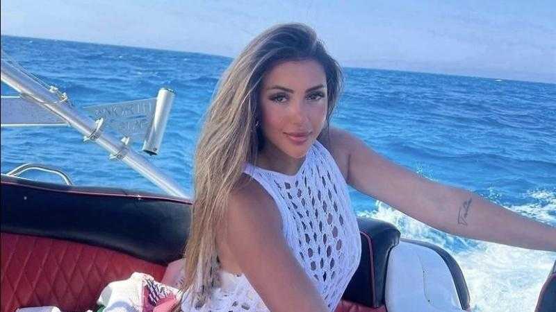 سارة سلامة تتألق بإطلالة عصرية تخطف الأنظار على إنستجرام