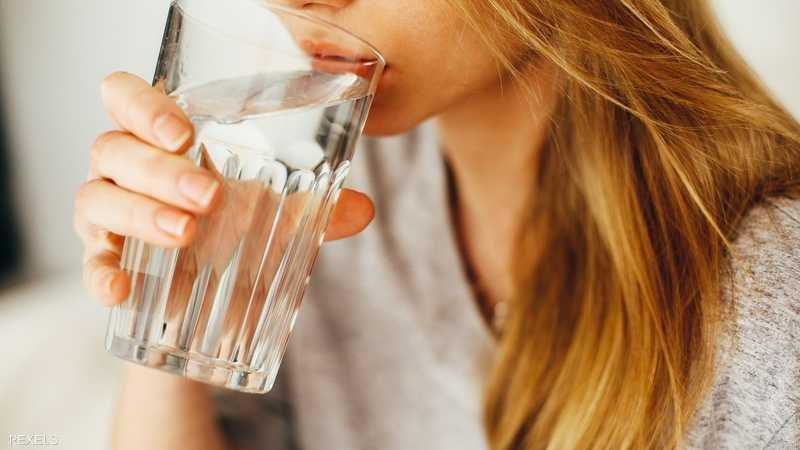 أهمية الترطيب المستمر.. مكافحة الجفاف وتجنب المضاعفات الصحية