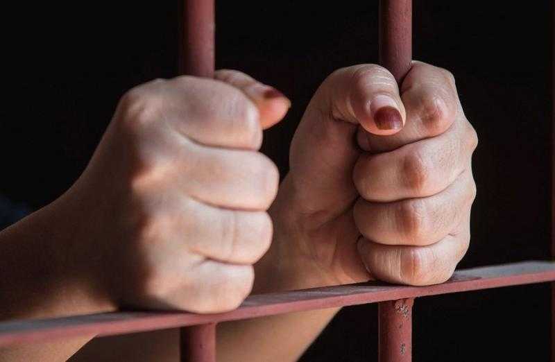 خادمة تسرق مشغولات ذهبية وتبيعها لصاحب محل.. الكشف عن تفاصيل القضية المثيرة بالقاهرة