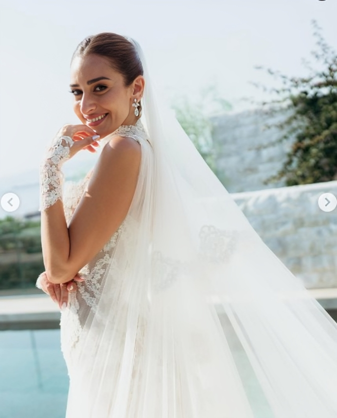 أمينة خليل تحتفل بزفافها في اليونان، لحظات ساحرة مع الأهل والأصدقاء